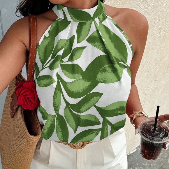 Plus Floral Print Halter Neck vibrant Tank Top - Picture 6 of 9